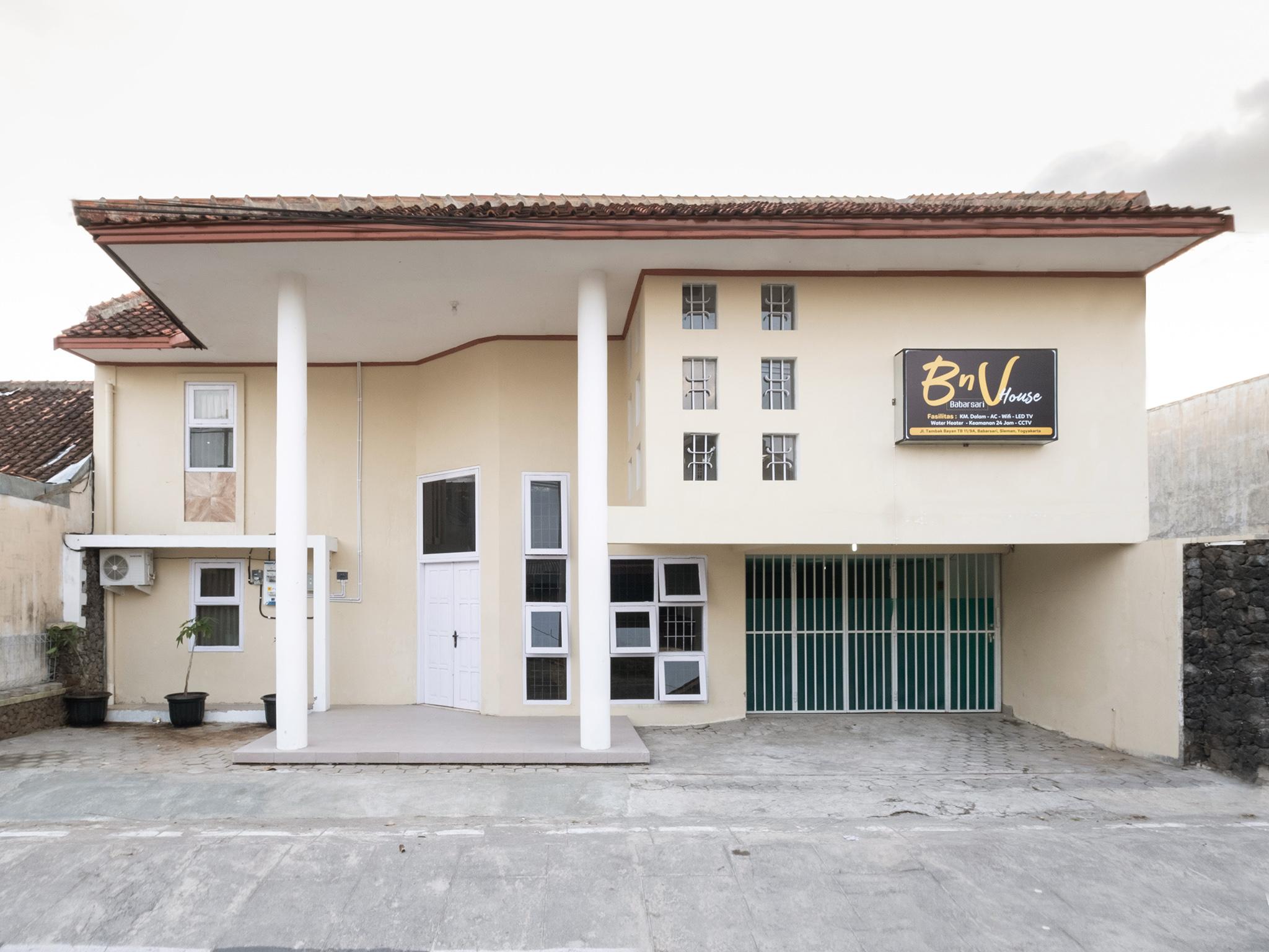 Oyo 2173 Bnv House Babarsari Hotel Maguwo Exterior photo